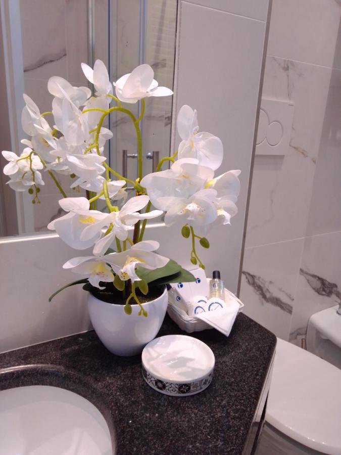 Queen Mary Hotel 3*